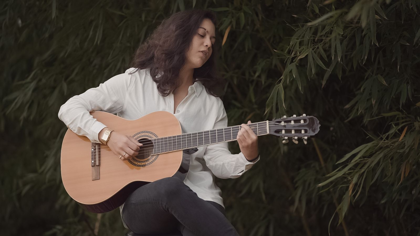 Amanda Maia finaliza ensaio fotográfico para o lançamento do single Chuva de Arroz do LAB PPM2