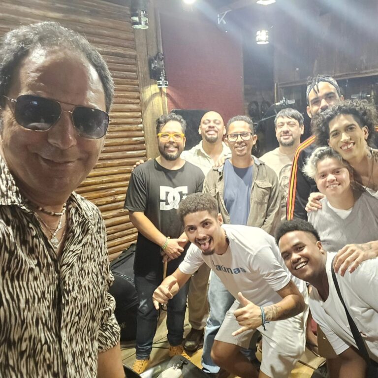 Você planeja a sua carreira artística? Caso tenha dificuldade, siga em nossas redes e site, a gestão executiva da GRV e o álbum da artista Flor Furacão